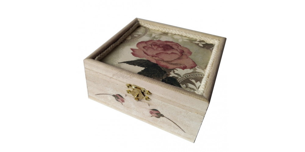 Cutiuta din lemn, cu lavanda 13,5x13,5x6 cm - model 11