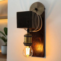 Lampa de perete din lemn ars – design rustic-industrial, handmade
