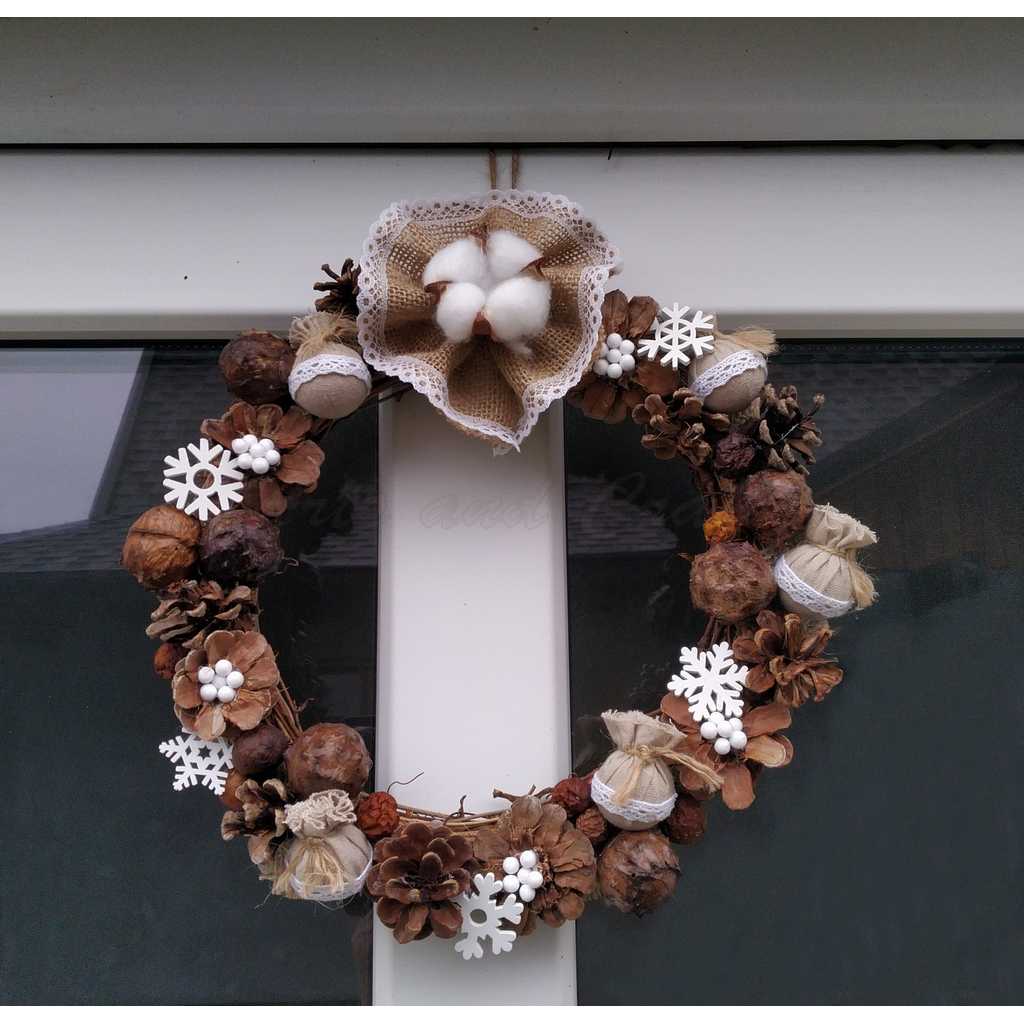 Wreath decorated with natural elements, rustic Christmas decoration  30-35 cm