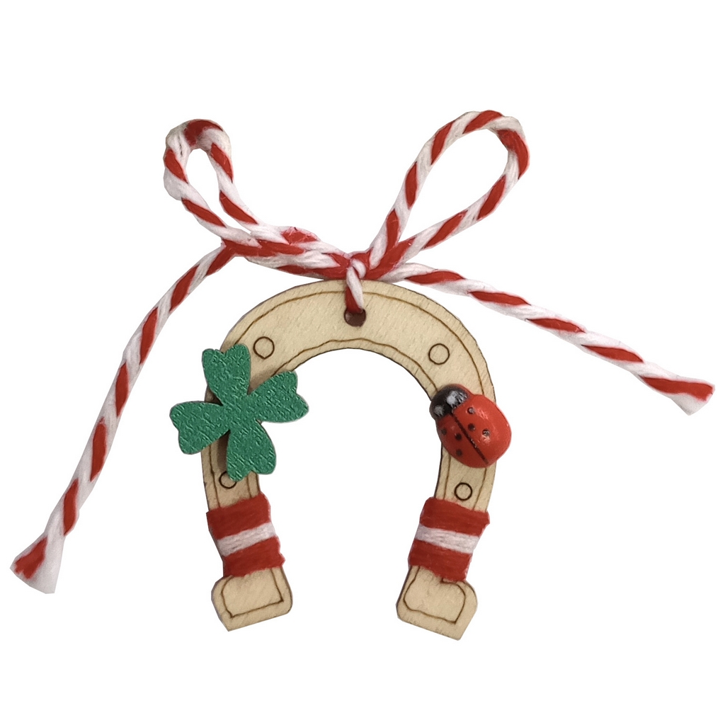 Martisor din lemn - model potcoava trifoi si buburuza