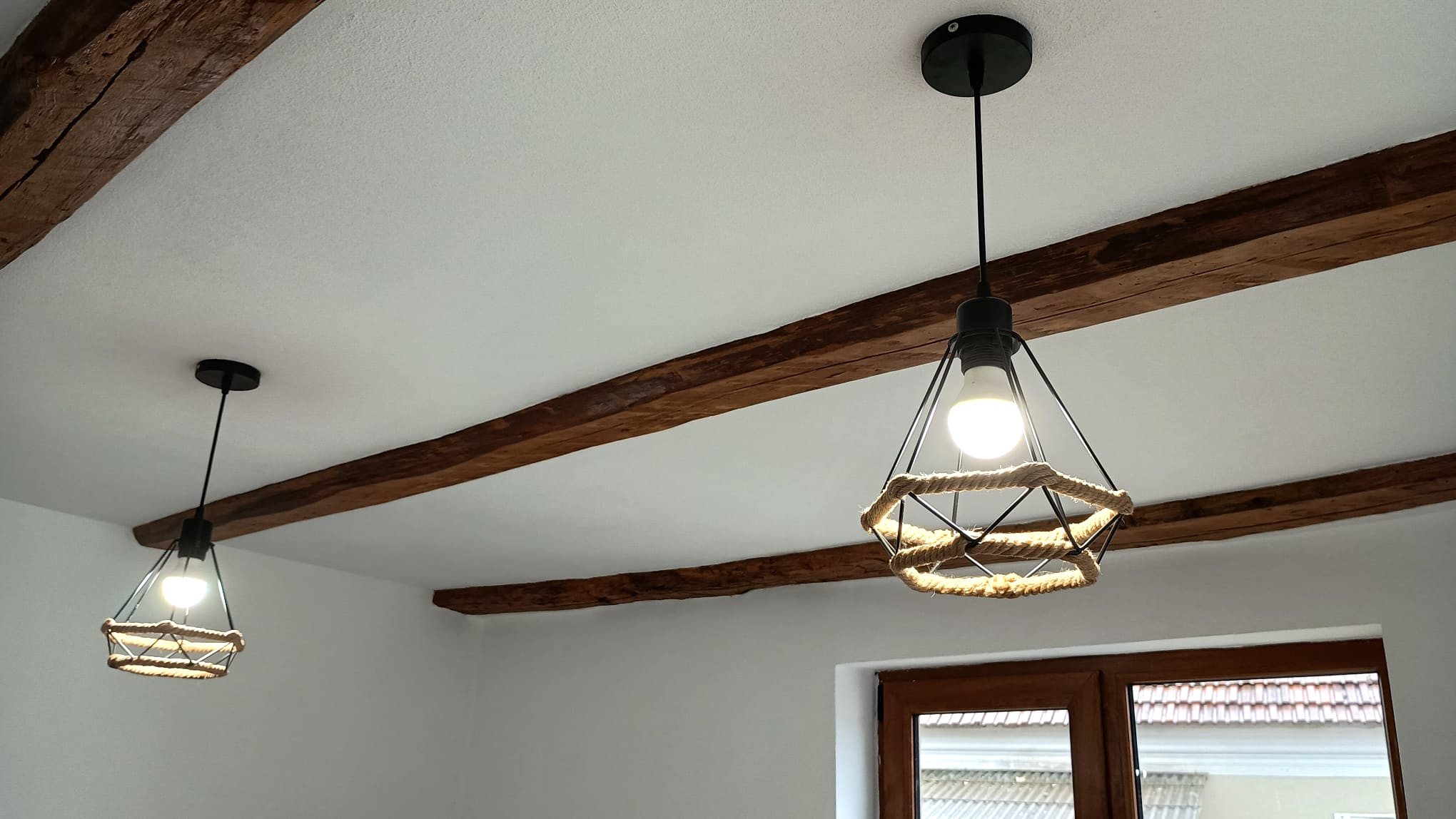 Pendul vintage negru mat decorat cu iuta, dulie E27 Pendul vintage negru mat decorat cu iuta, dulie E27