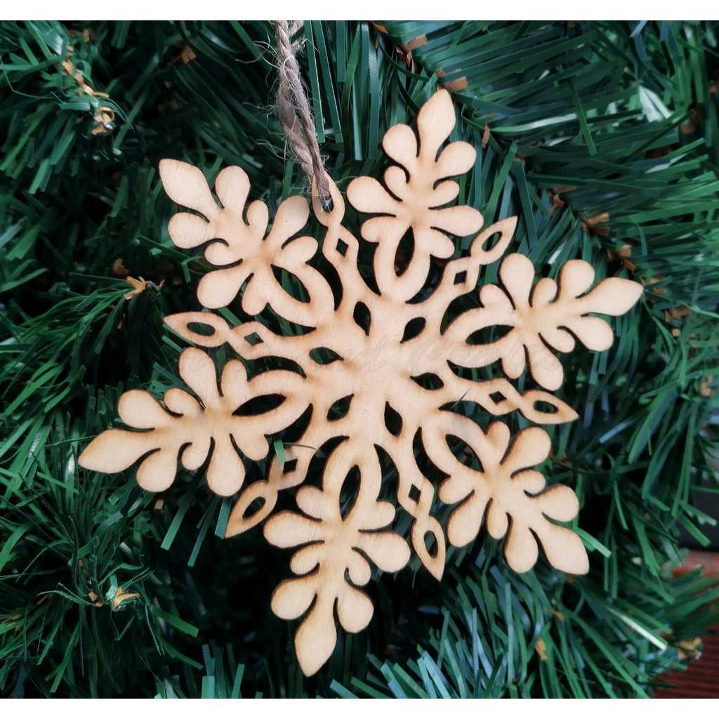  Fulgi de zapada din lemn, decoratiuni rustice de Craciun